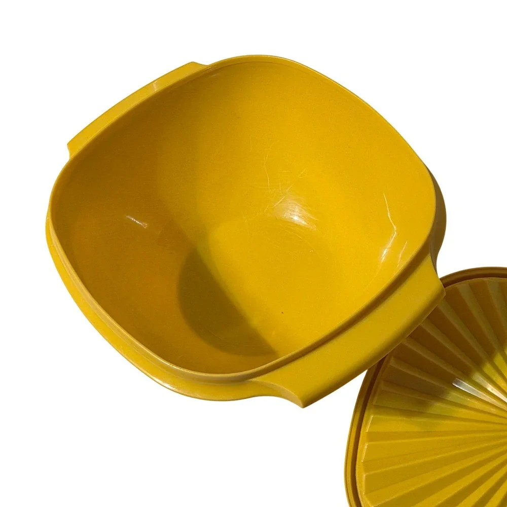 Tupperware‎ Servalier Bowl Men  Yellow Vintage Sunburst Lid 837-6